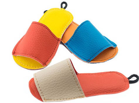 Игрушка-аппорт для животных "Конфетти-ТАПОЧЕК" цветная эко-кожа, 12см